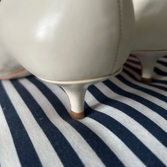 TORY BURCH ELIZABETH 40MM PUMP HEEL - Picture 3 of 9